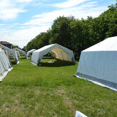 Neue Zelte wurden aufgebaut.
