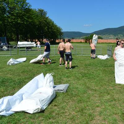 Neue Zelte wurden aufgebaut.