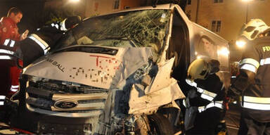 Mit geklautem Wagen 6 Autos demoliert