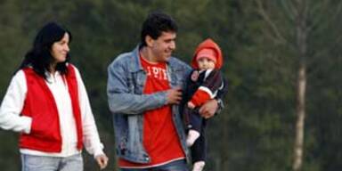 Mutter liebt nun falsches Baby