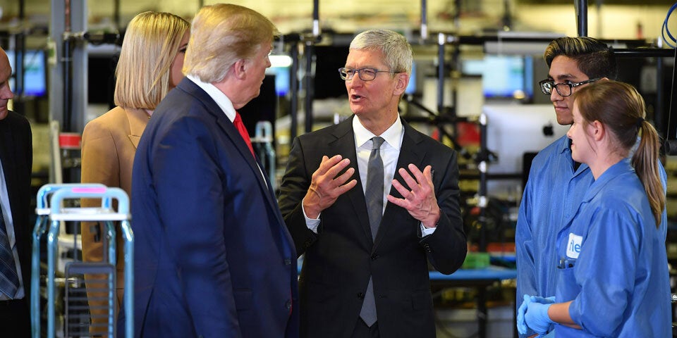 Trump eröffnet Apple-Werk, das es seit 2013 gibt