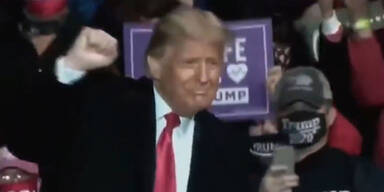 Video: Hier tanzt Trump zu YMCA