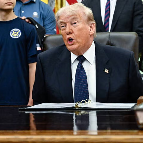 Trump stoppt Militäroperation in der Straße von Hormuz