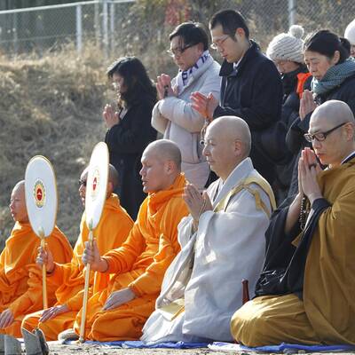Trauer um Tsunami-Opfer in Japan 