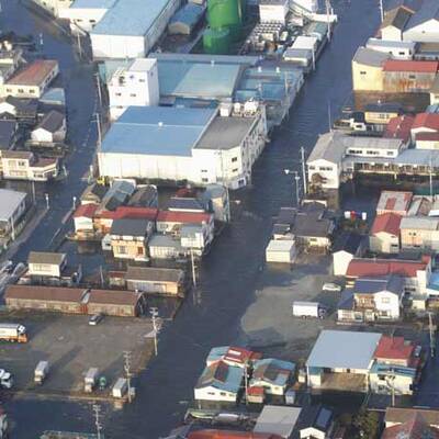 Panik nach Tsunami und Erdbeben