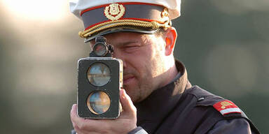 tt_polizist_mpaTEASRER