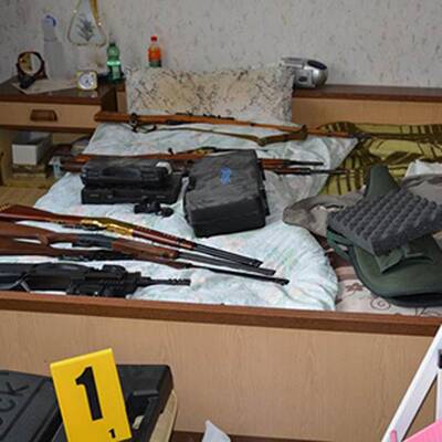 Riesiges Waffenlager ausgehoben