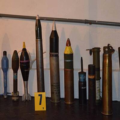 Riesiges Waffenlager ausgehoben