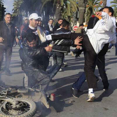 Blutige Unruhen in Tunis