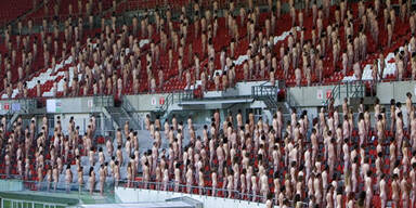 Tunicks Nackte als lebende Skulpturen