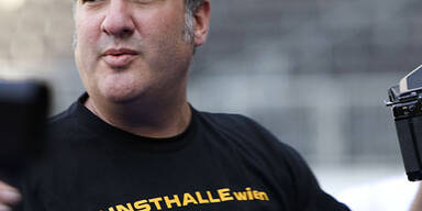 Tunicks Nackte als lebende Skulpturen