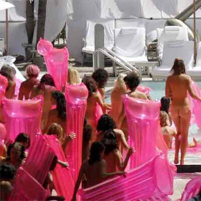 Spencer Tunicks Nacktshooting in Miami