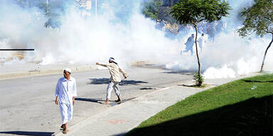 Islamisten setzen Botschaften in Brand