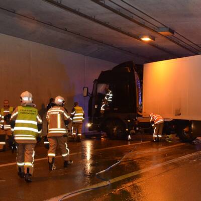  Von Tirol bis ins Burgenland gibt es Verkehrsprobleme. Besonders betroffen von Schnee ist Wien.