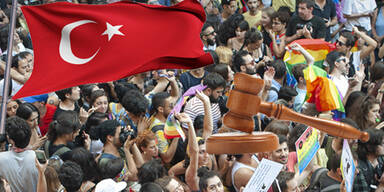 Teilnahme an Gay Pride Parade &ndash; T&uuml;rkische Studenten vor Gericht