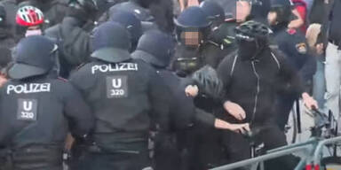 Wiener Polizei ermittelt wegen &Uuml;bergriff bei Gegendemo