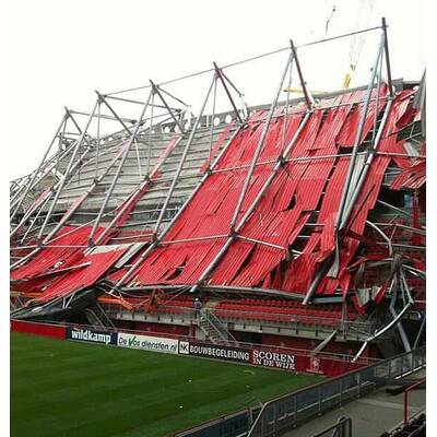 Twente-Stadiondach eingestürzt