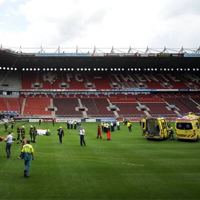 Twente-Stadiondach eingestürzt