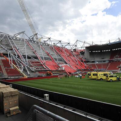 Twente-Stadiondach eingestürzt