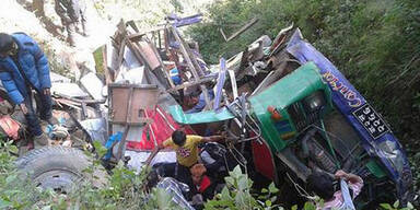 Nepal: 14 Tote bei Busungl&uuml;ck