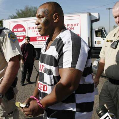 Mike Tyson hinter schwedischen Gardinen