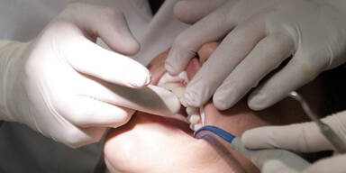 Assistentin gab sich als Zahn&auml;rztin aus