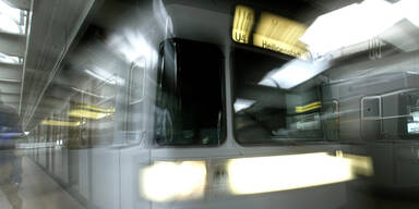 U4 f&auml;hrt nach Weichenproblemen wieder