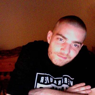 Brutaler iPhone Raub in der U-Bahn