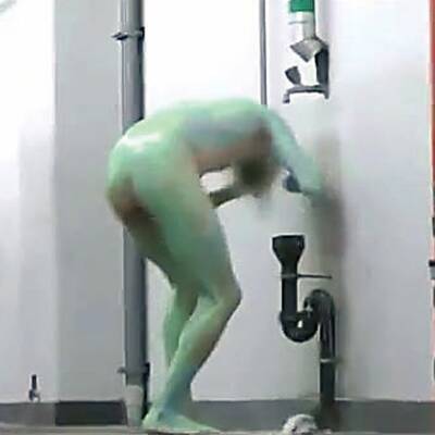 Nackt-Aktion in der U-Bahn