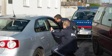 Bankräuber entkommt trotz Sturz mit Fahrrad