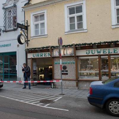 Polizei fahndet nach 3 Tätern