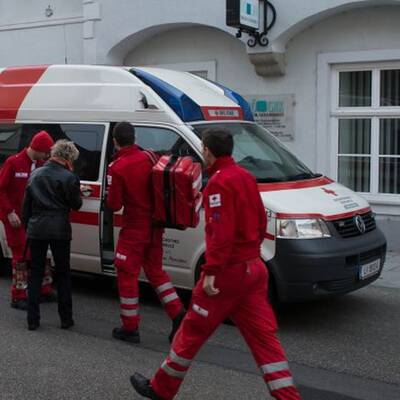 Polizei fahndet nach 3 Tätern