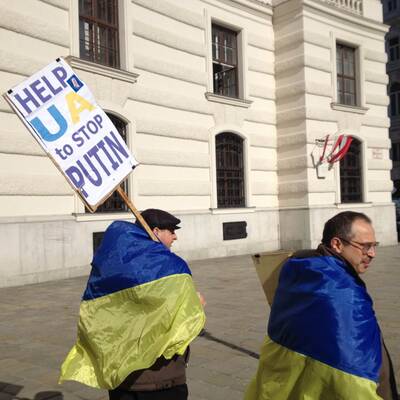 Demo vor der Hofburg