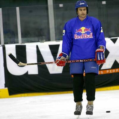 Promi-Eishockeymatch in Kitzbühel
