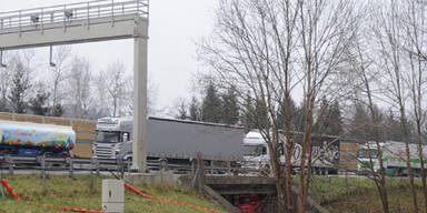 Tanklastwagen flog auf A2 in die Luft