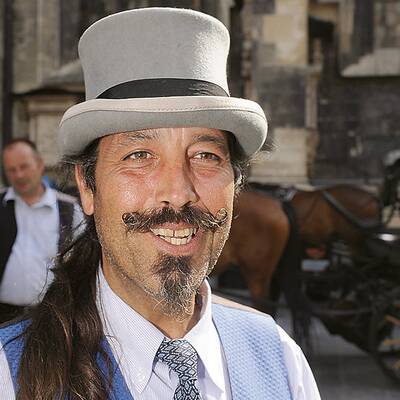 Lilli (22),  Praktikantin  & Nadja (21),  Studentin