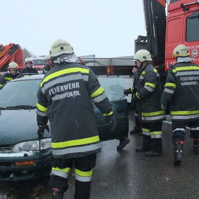 Person in Auto eingeschlossen