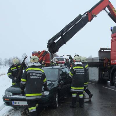 Person in Auto eingeschlossen