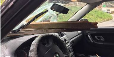 Steirerin bei Autounfall fast durchbohrt worden