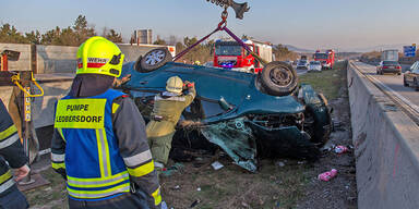 Fahrzeug-Überschlag auf der A2-Südautobahn