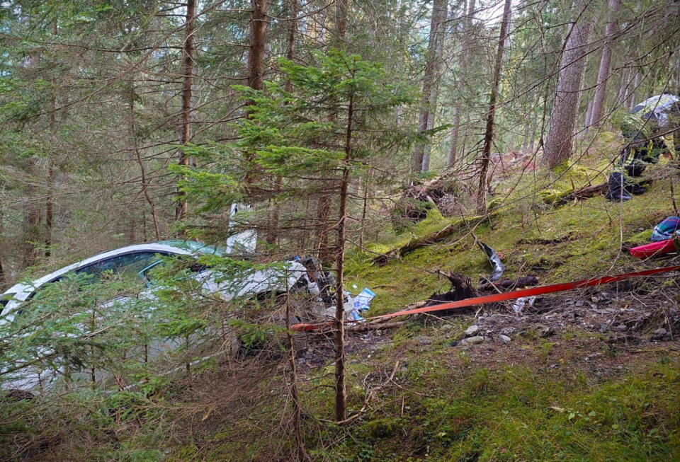 Pkw-Lenkerin stürzte nach Frontalkollision in Tirol 70 Meter ab