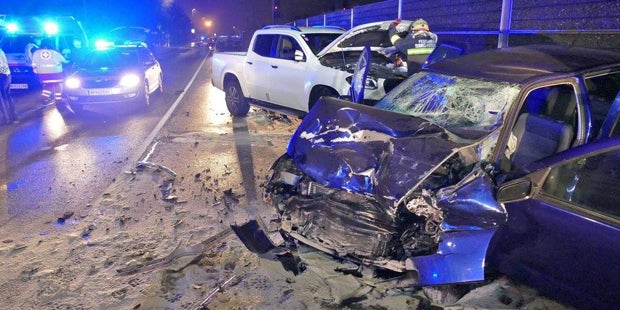 Alko-Lenker verletzt zwei 23-Jährige