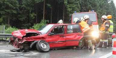 Schwangere Frau bei Verkehrsunfall verletzt