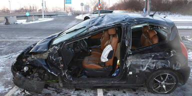 Alko-Lenker baut spektakul&auml;ren Unfall