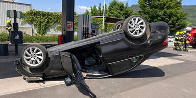 Schwindelanfall: Lenker baut schweren Unfall