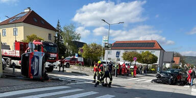 Vier Verletzte nach Kollision mit Polizeiauto in Horn
