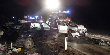 Alko-Lenkerin (18) rammt Taxi