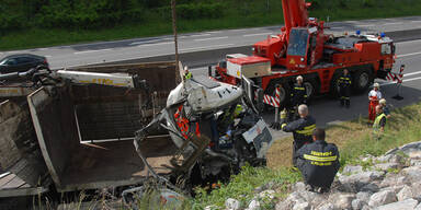 A21: LKW-Unfall sorgt für Stau