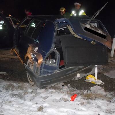 Alko-Lenkerin (18) rammt Taxi