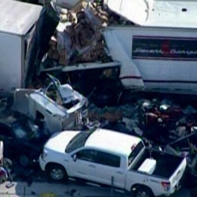 UUSA: Horror-Unfall mit 140 Autos